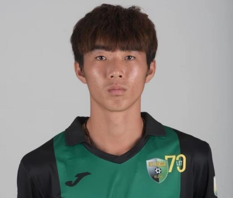 B体育官方入口-李浩然去铁人 陈序煌去长春 蔺国玉去南通 泰山10虎离队 彭啸冲锋